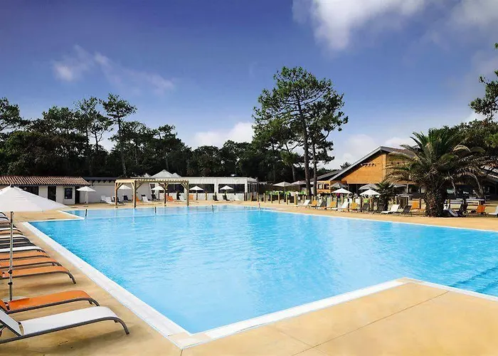 Belambra Clubs Les Estagnots מלון סניוס